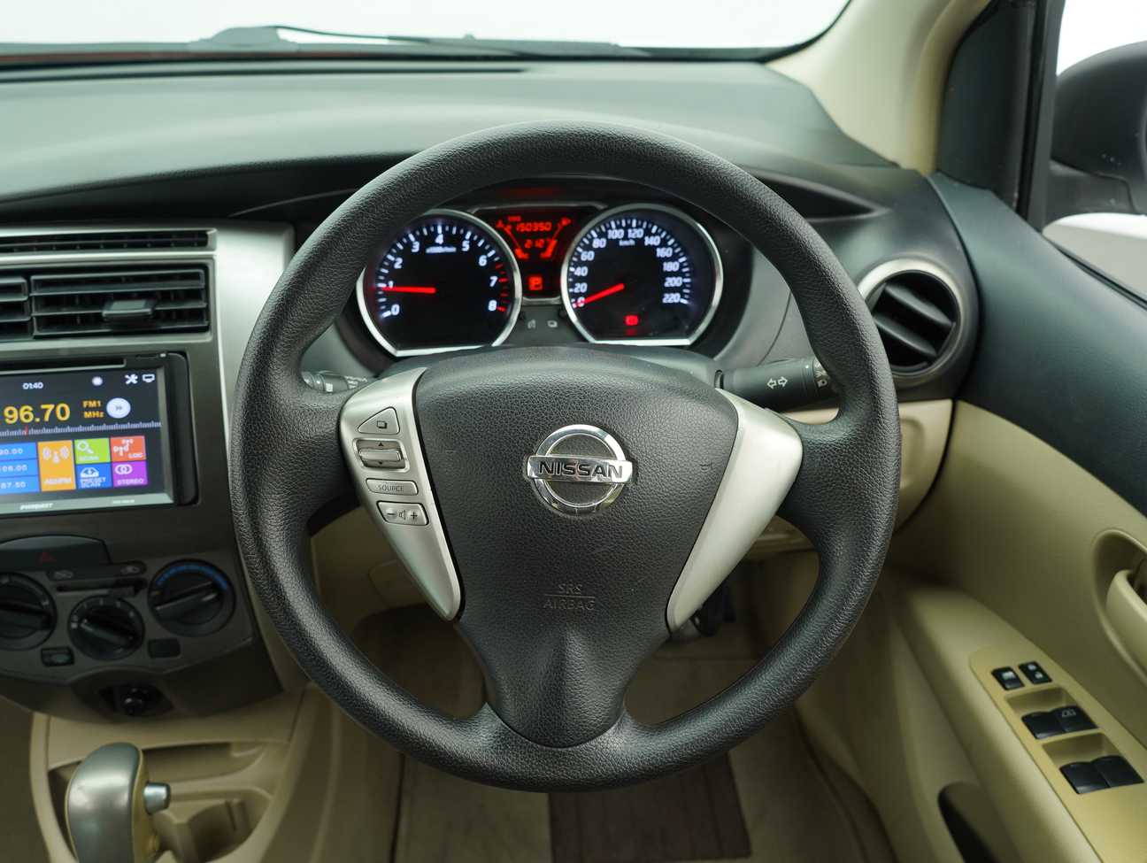 terpakai 2014 Nissan Grand Livina Comfort 1.6