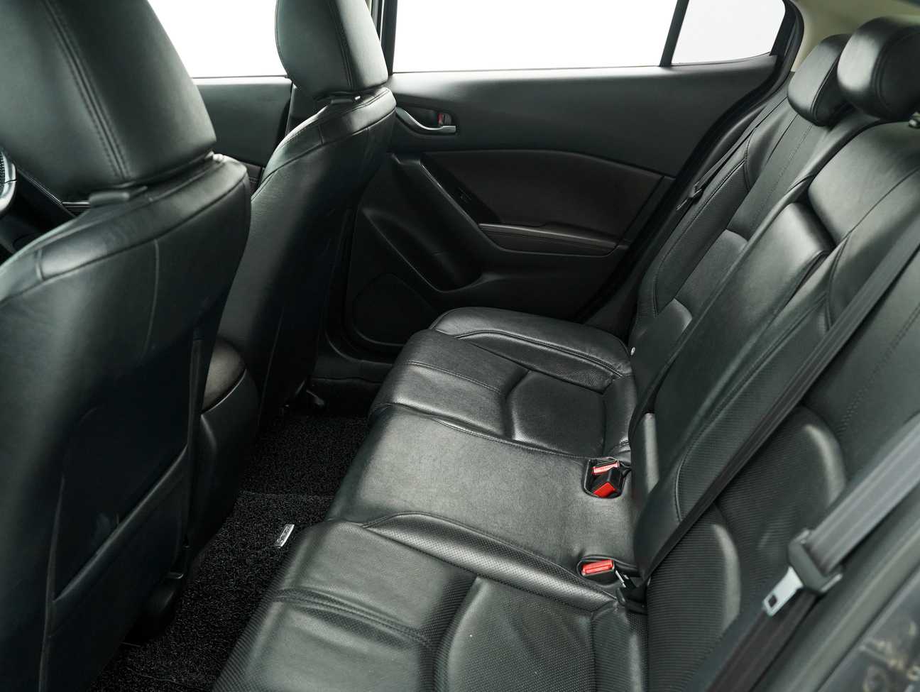 terpakai 2018 Mazda 3 SKYACTIV-G High 2.0