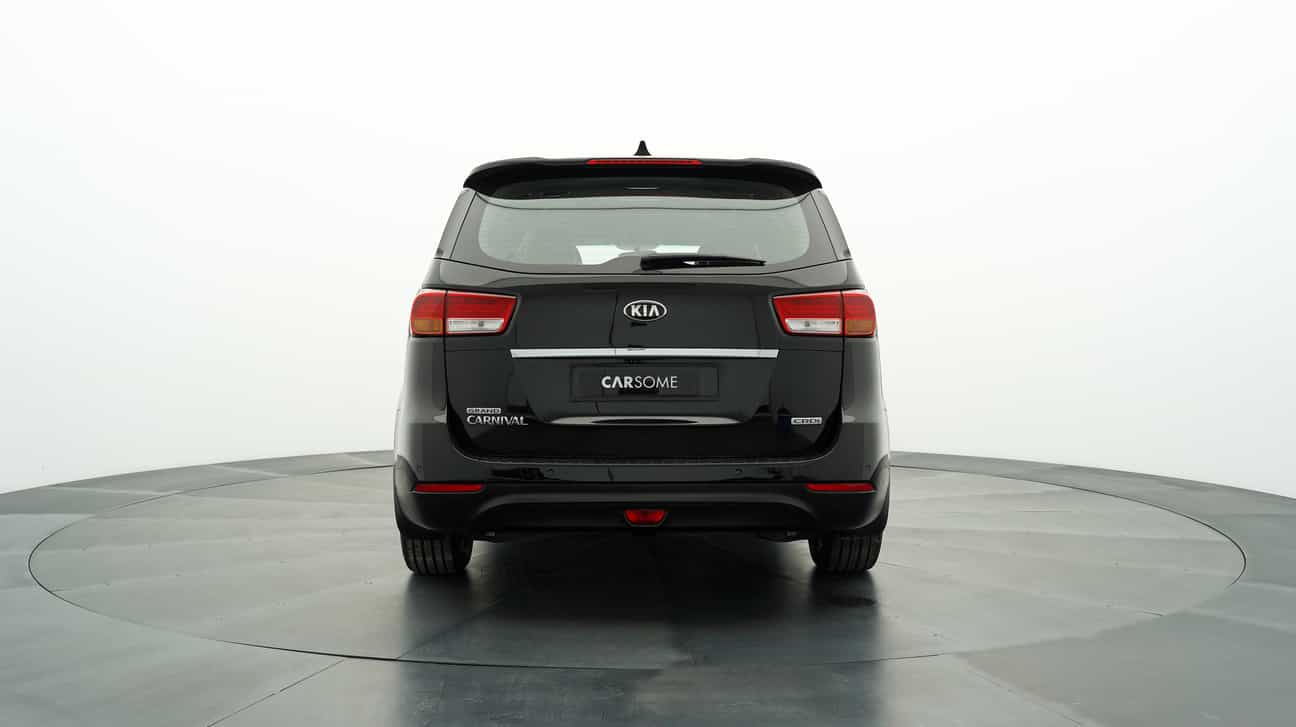 terpakai 2017 Kia CARNIVAL YP 2.2