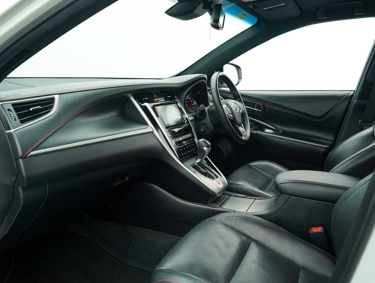 used 2018 Toyota Harrier Luxury 2.0