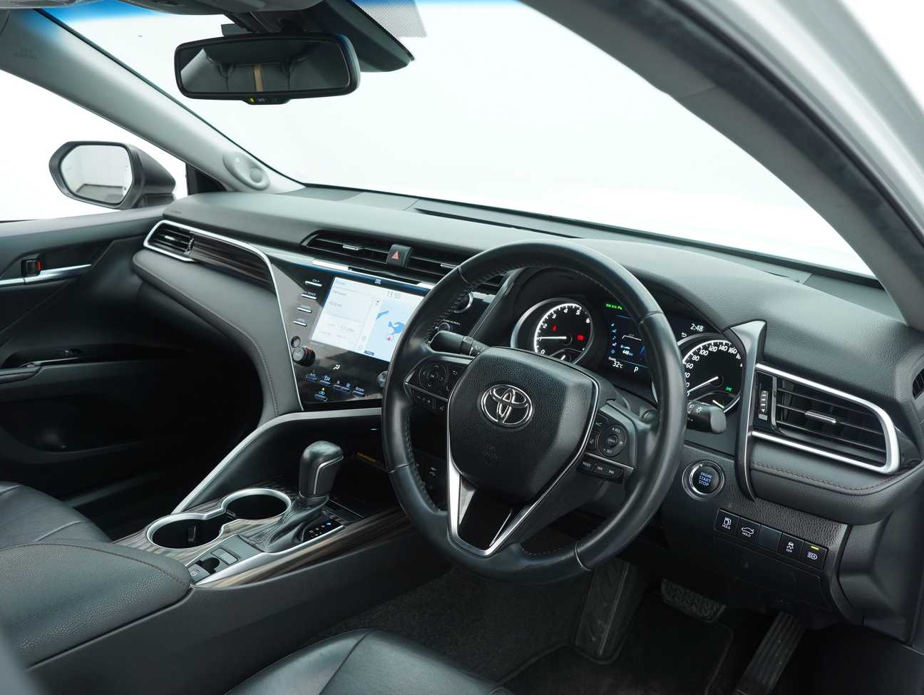 used 2019 Toyota Camry V 2.5