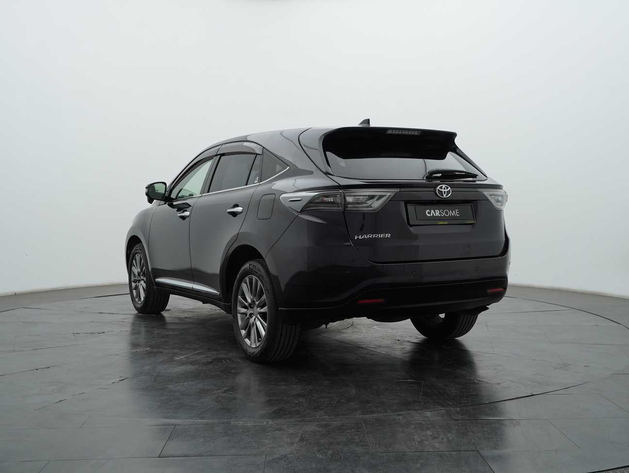 used 2017 Toyota Harrier Premium 2.0