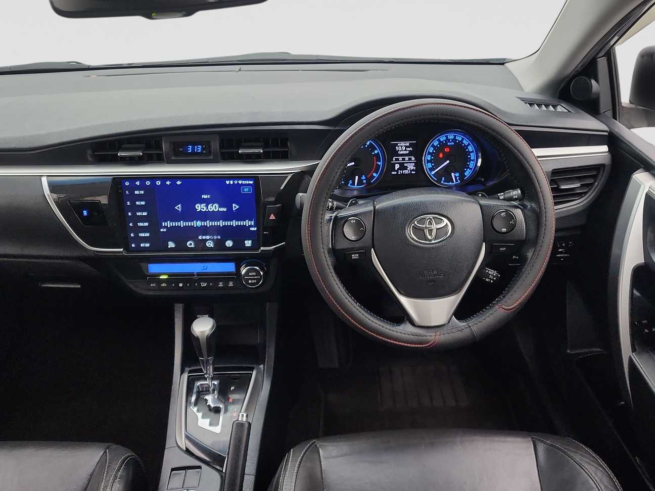 used 2014 Toyota Corolla Altis V 2.0