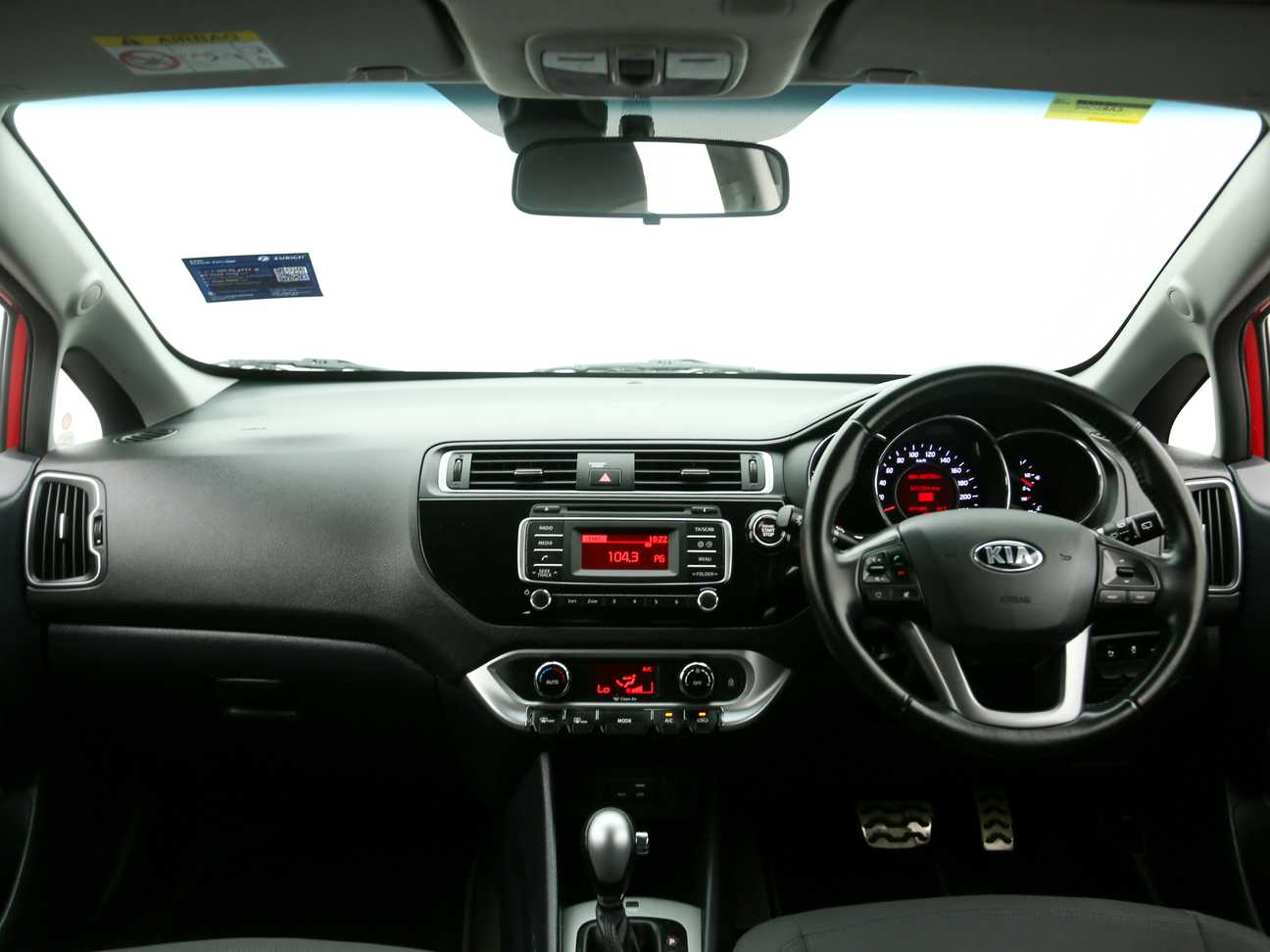 terpakai 2016 Kia RIO UB 1.4