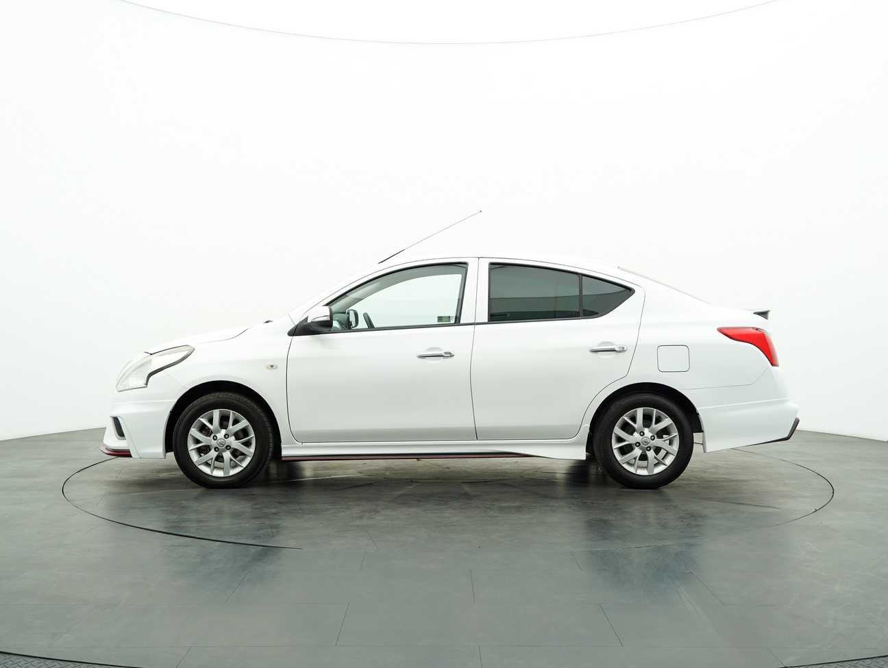 terpakai 2017 Nissan Almera E 1.5