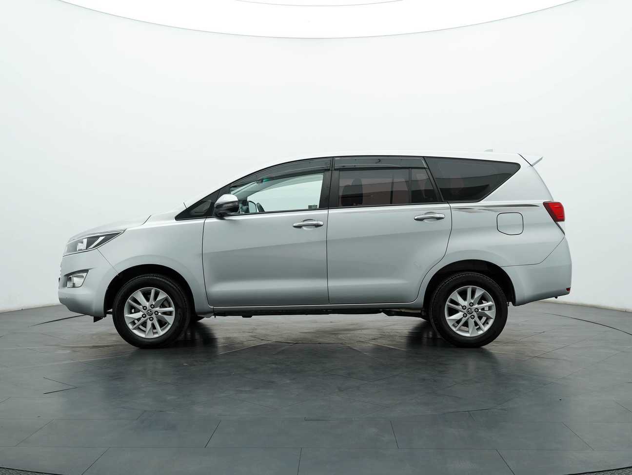 terpakai 2020 Toyota Innova G 2.0