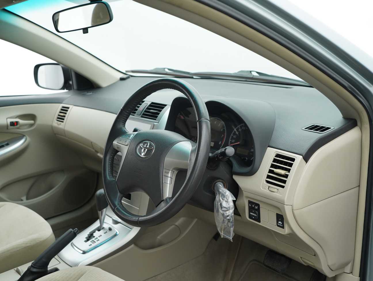 used 2012 Toyota Corolla Altis E 1.8