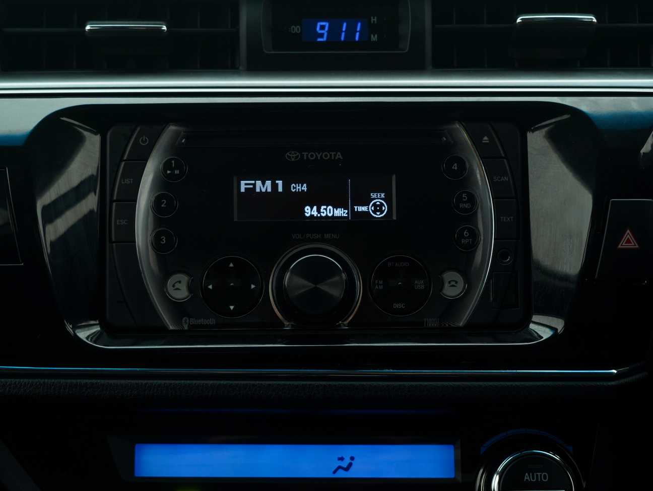 used 2015 Toyota Corolla Altis E 1.8