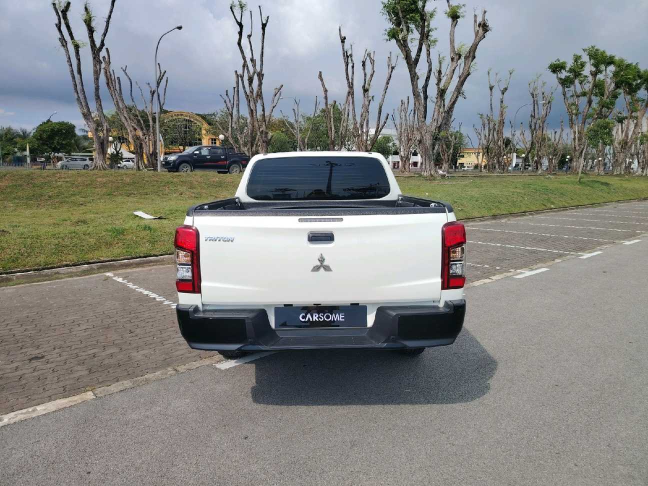 terpakai 2023 Mitsubishi Triton VGT Dual Cab 2.4