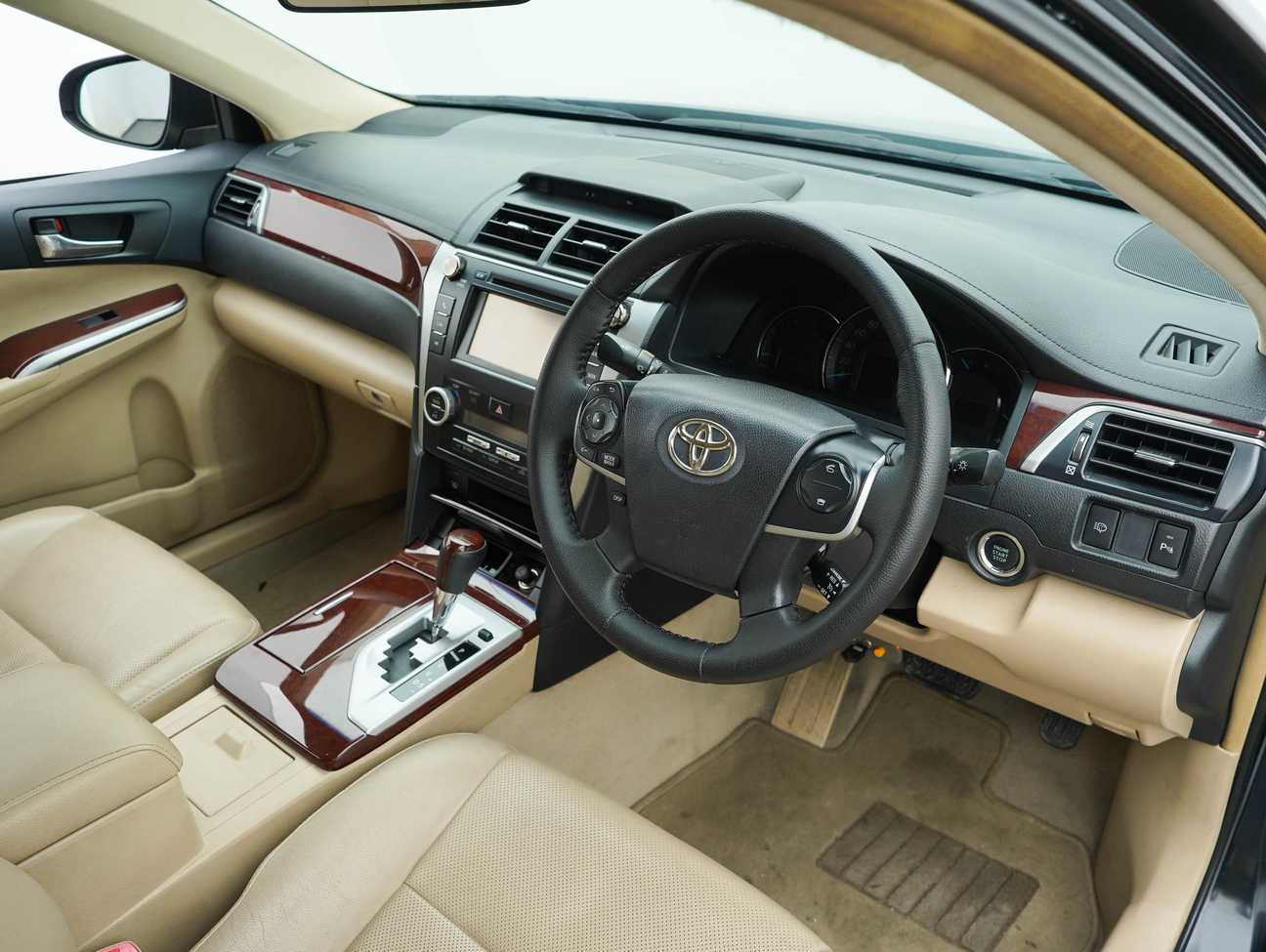 used 2012 Toyota Camry V 2.5