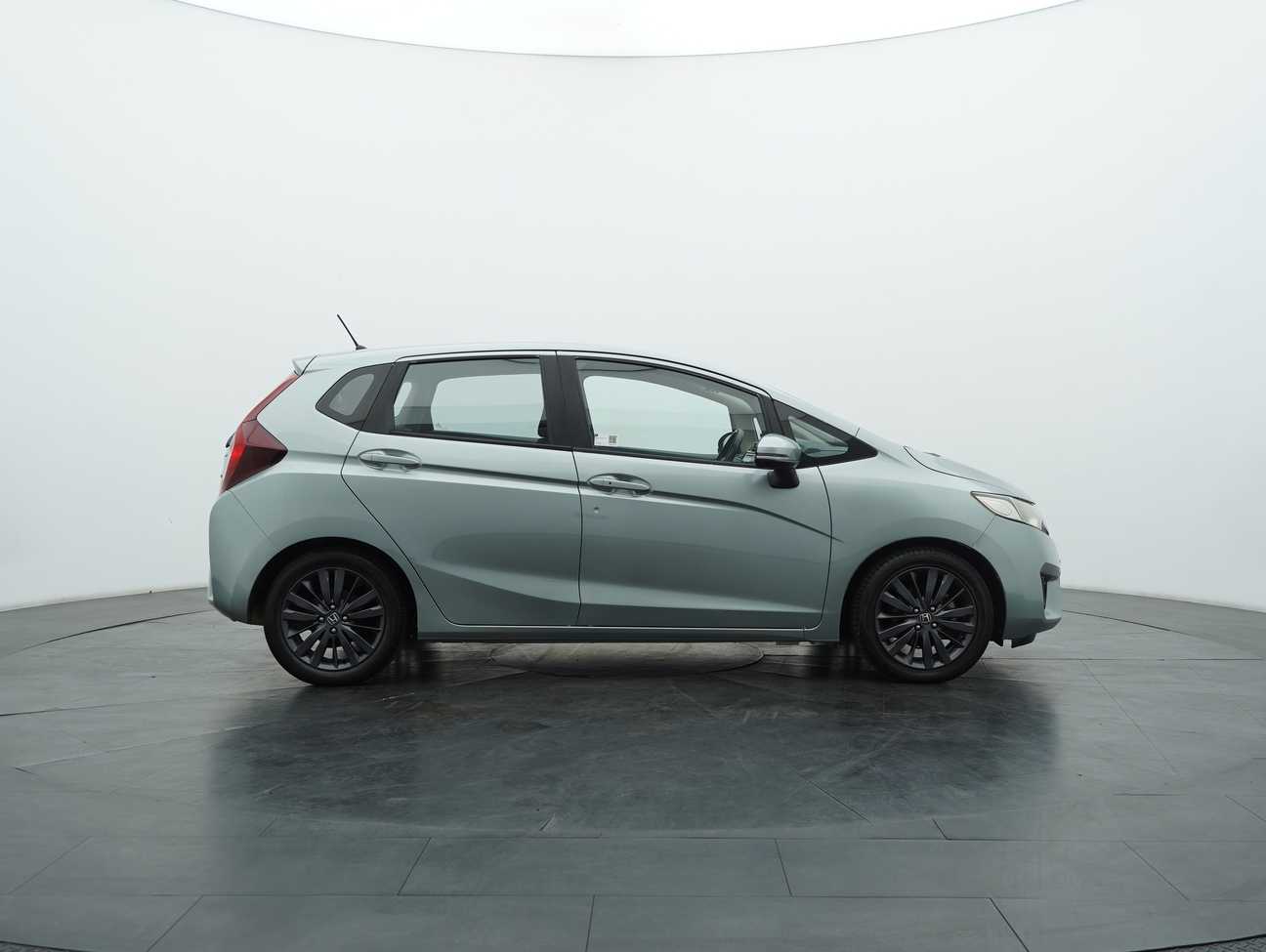 used 2014 Honda Jazz V 1.5