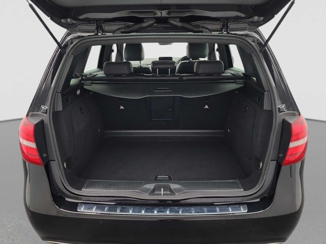 terpakai 2015 Mercedes-Benz B200 Sport Tourer 1.6