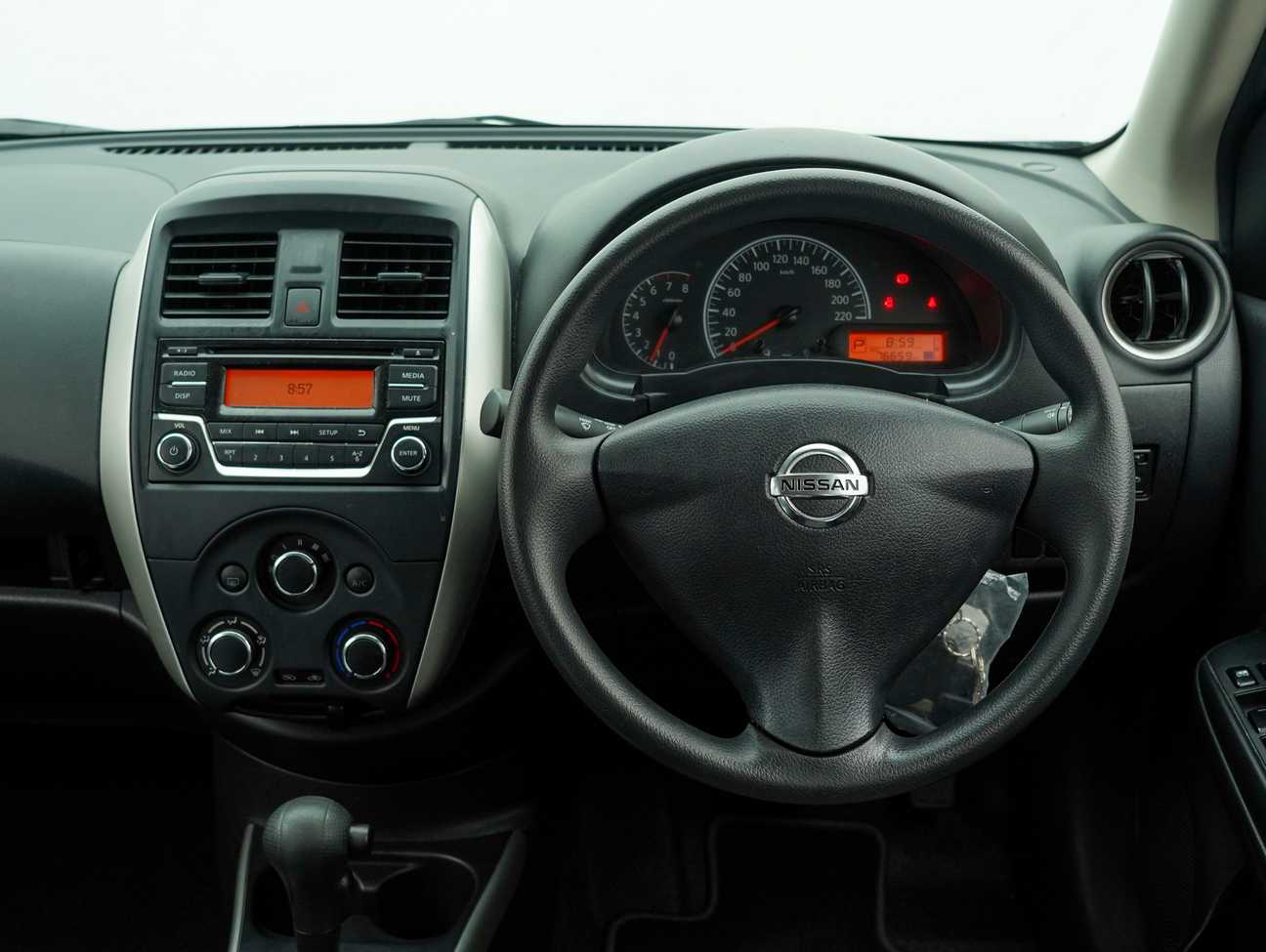 terpakai 2017 Nissan Almera E 1.5