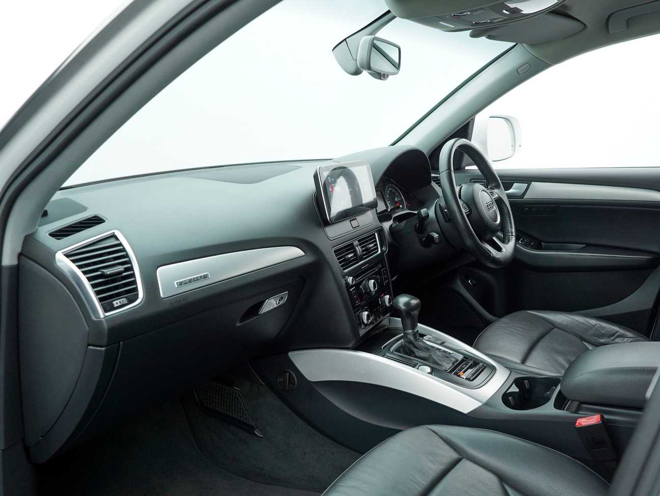 terpakai 2013 Audi Q5 Quattro TFSI 2.0