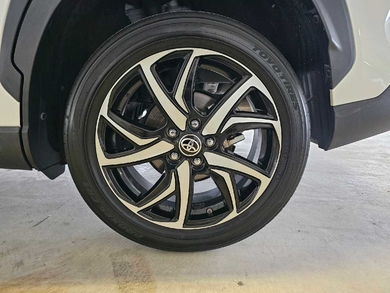 terpakai 2023 Toyota Corolla Cross GR Sport 1.8