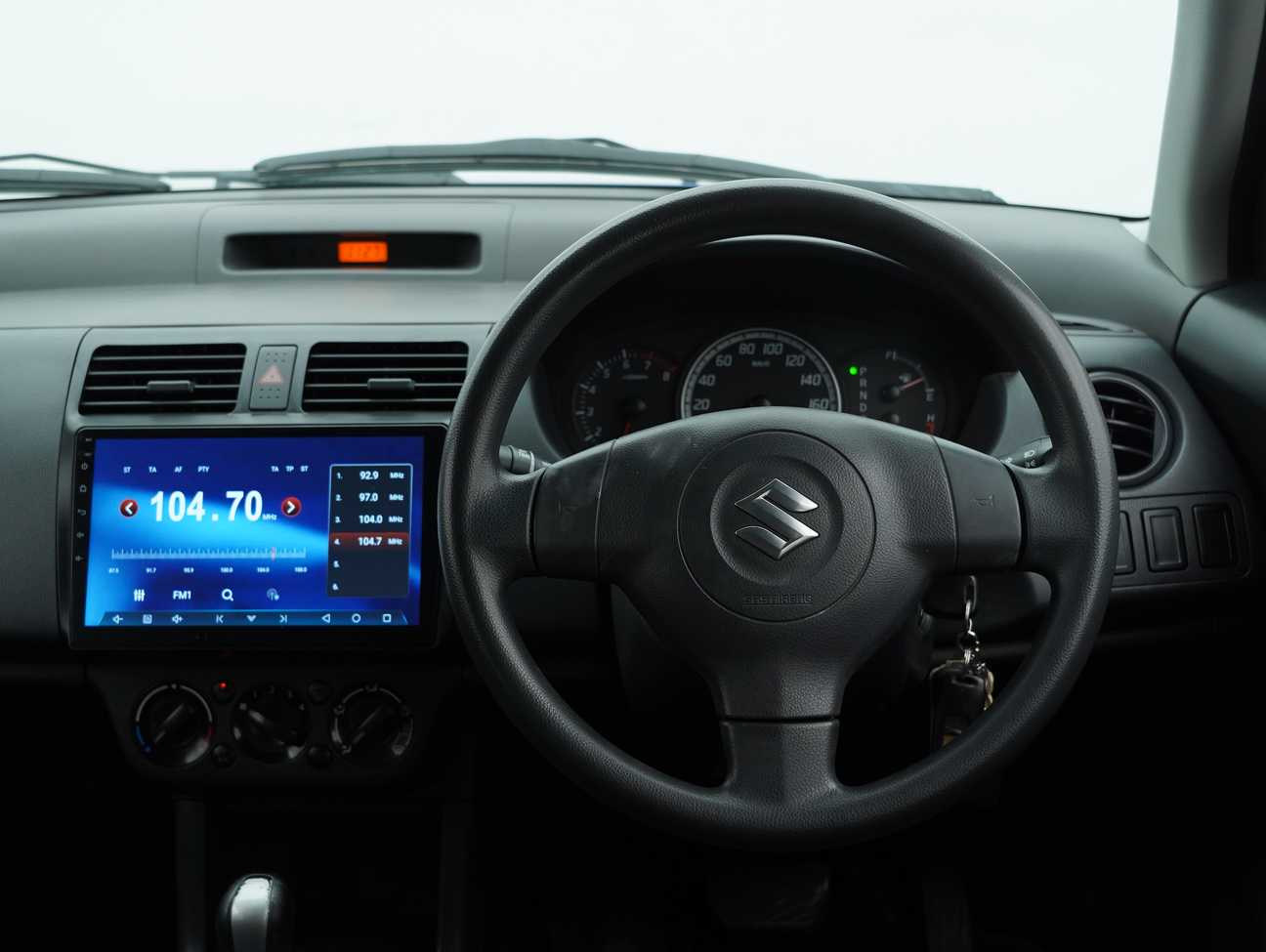 terpakai 2011 Suzuki Swift  1.5