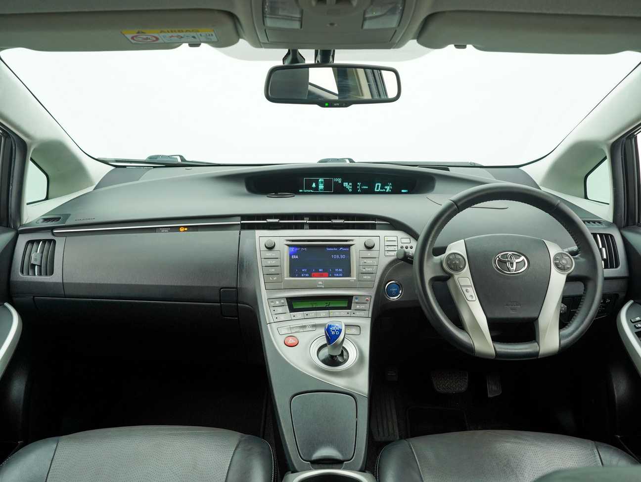 used 2013 Toyota Prius Luxury 1.8