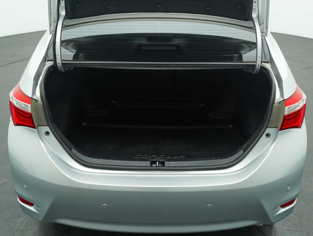 used 2015 Toyota Corolla Altis E 1.8