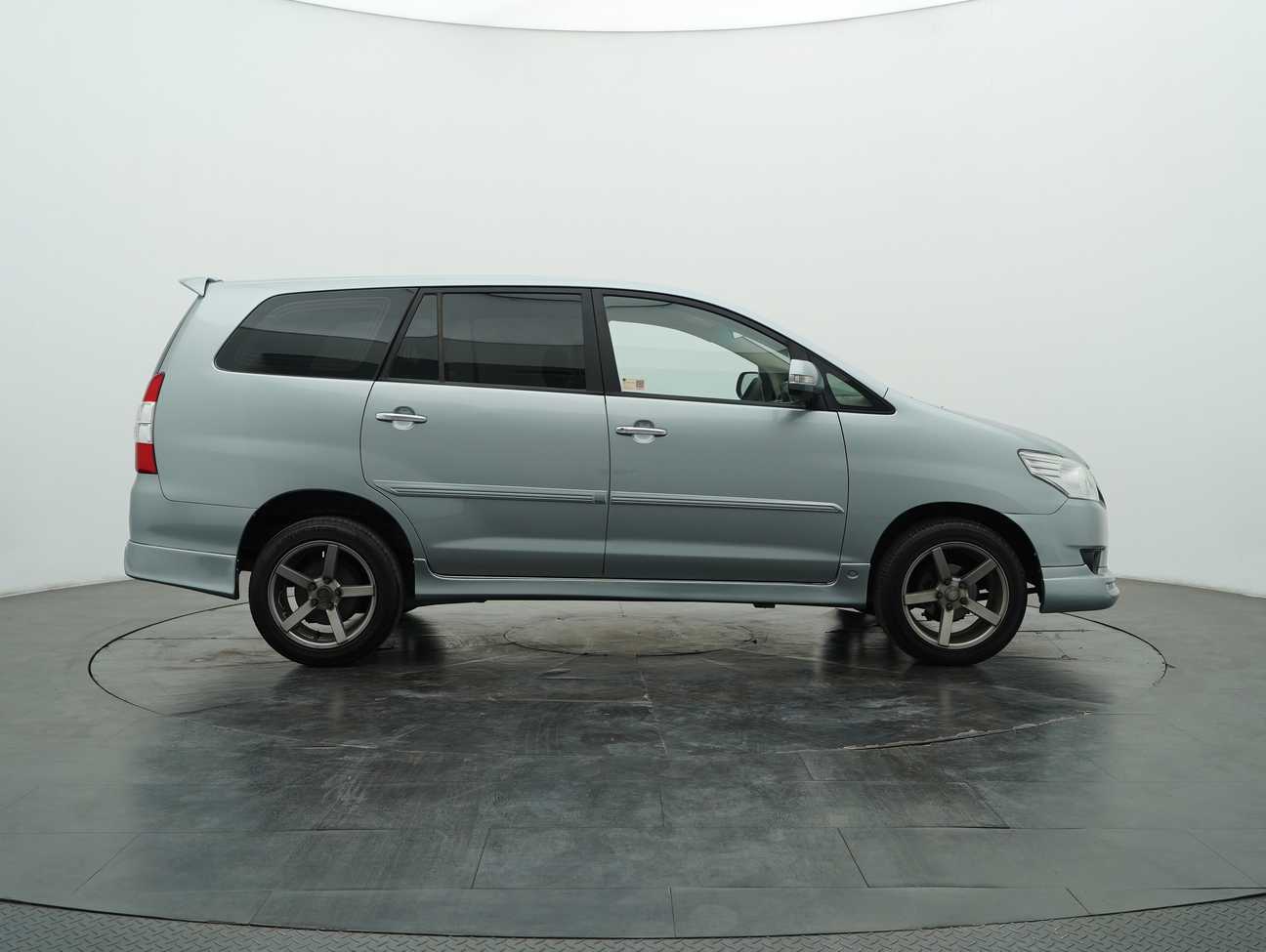 used 2012 Toyota Innova G 2.0