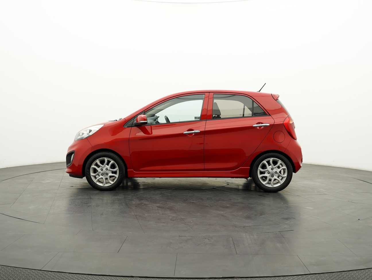 terpakai 2014 Kia Picanto  1.2