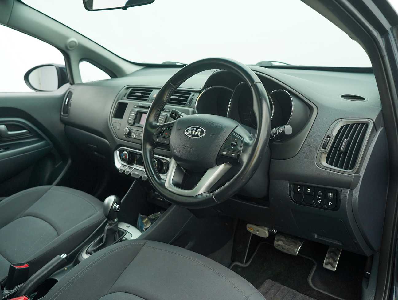 terpakai 2014 Kia Rio SX 1.4