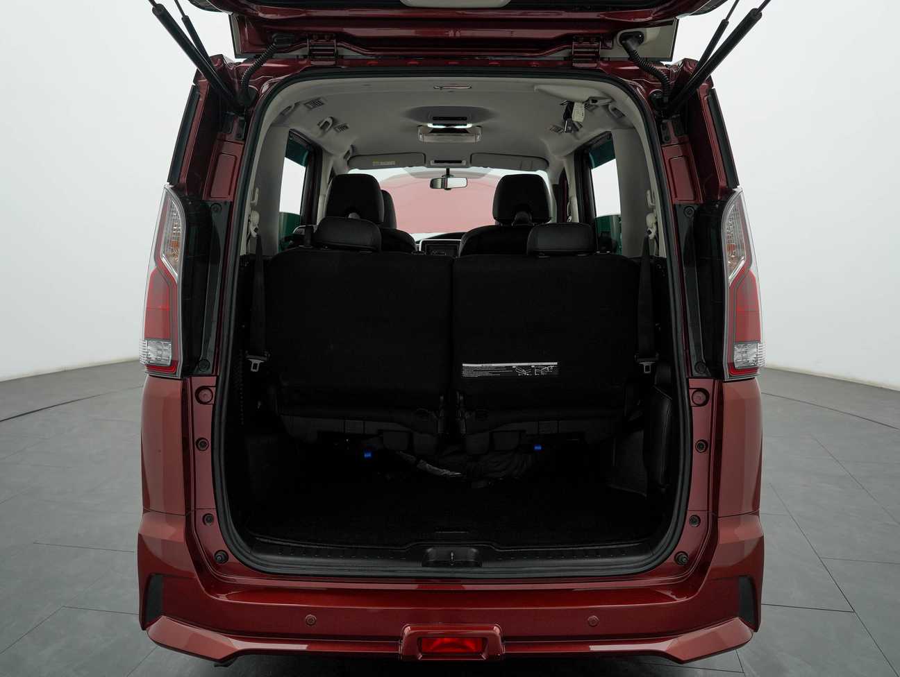 used 2019 Nissan Serena S-Hybrid High-Way Star Premium 2.0