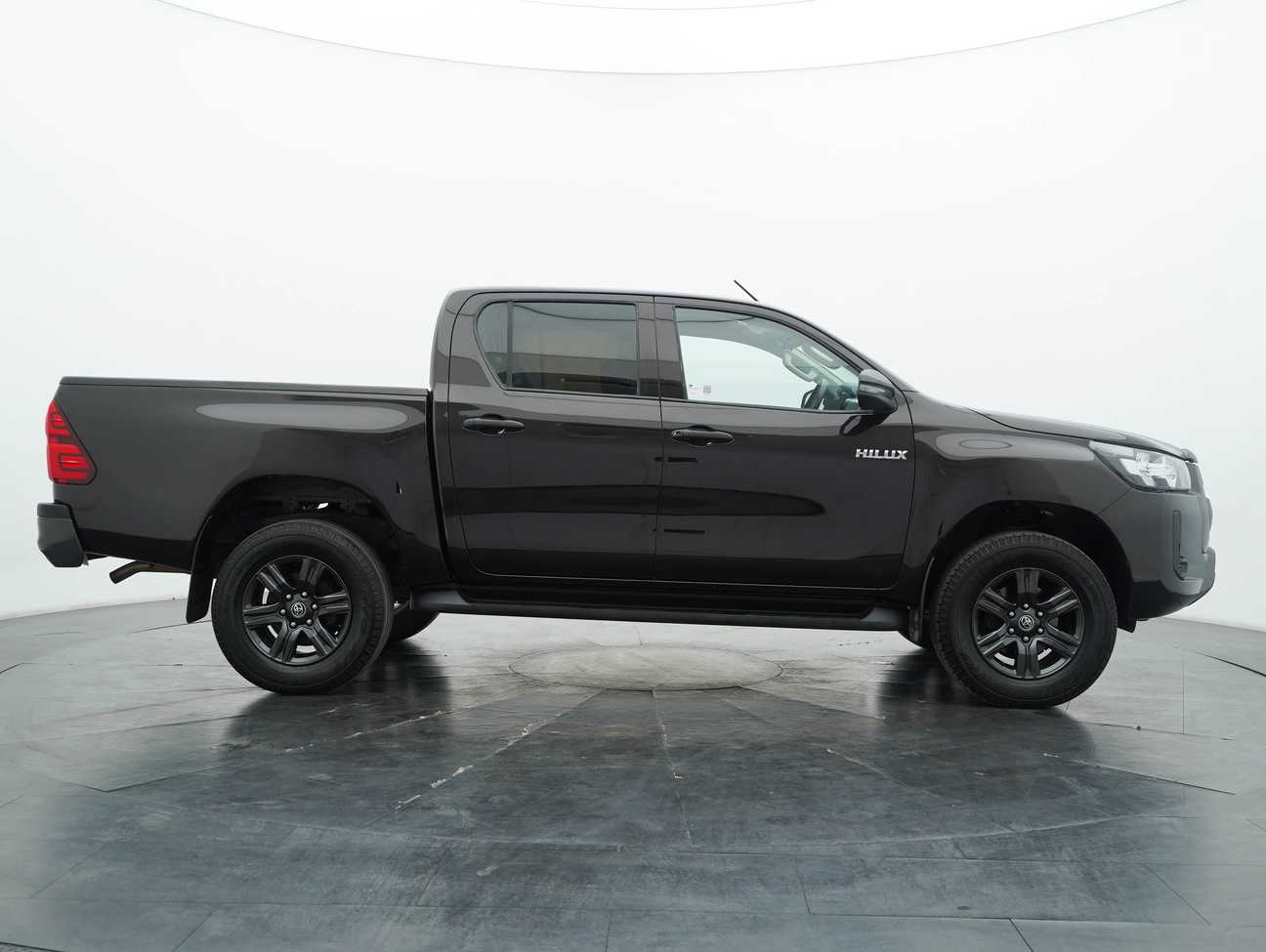 terpakai 2021 Toyota Hilux E Dual Cab 2.4