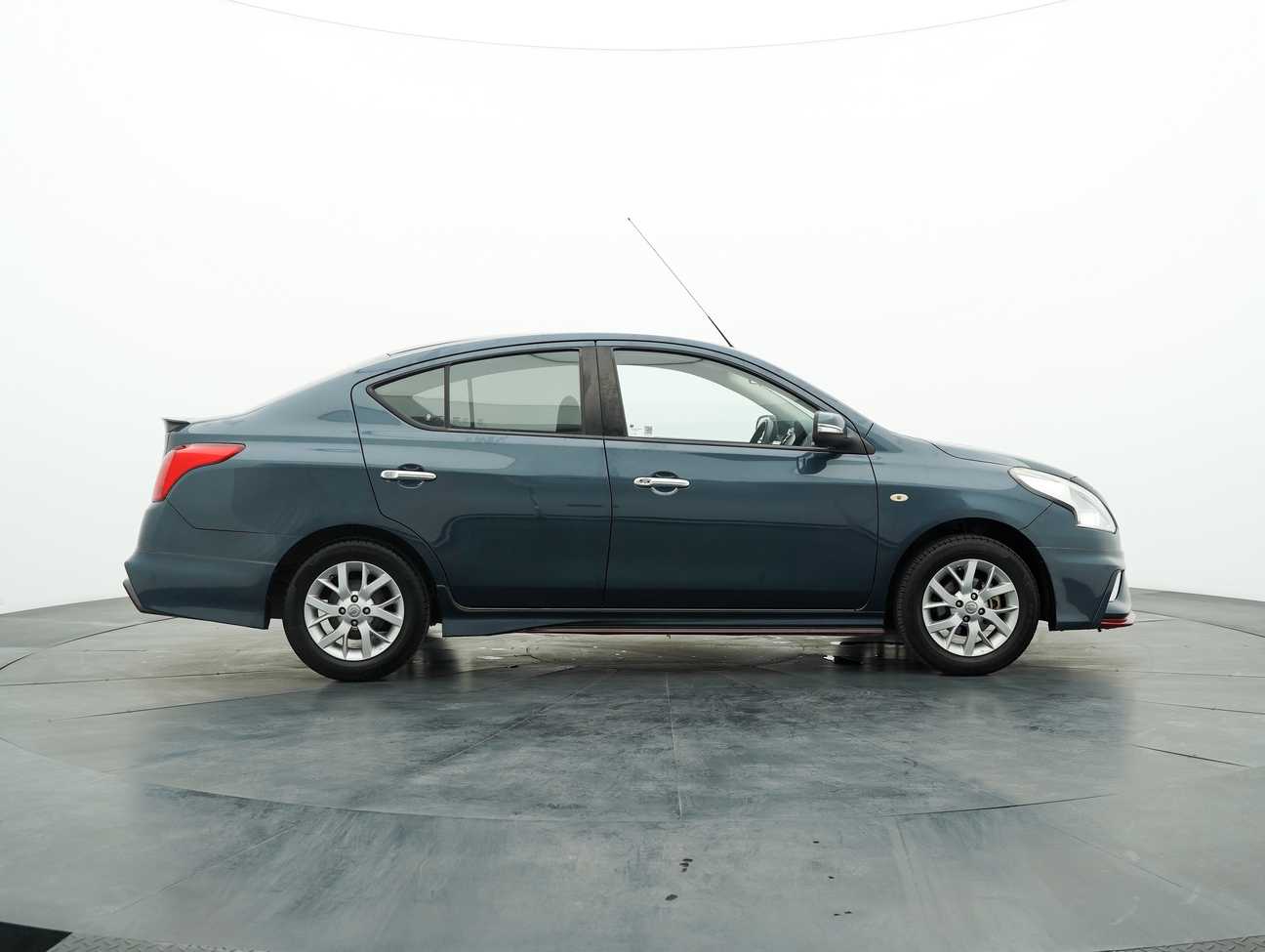 used 2015 Nissan Almera VL 1.5