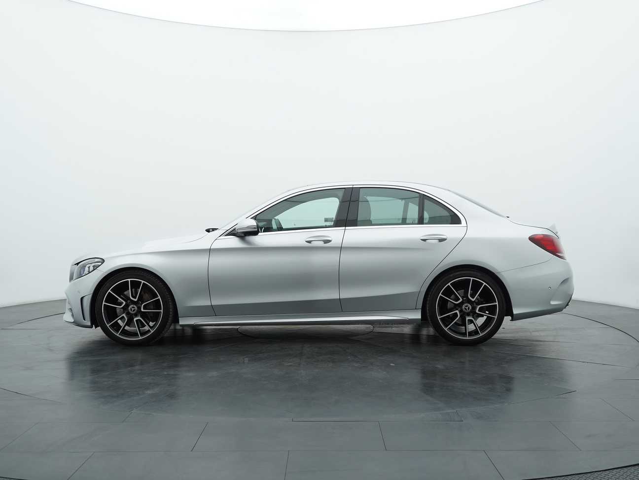 terpakai 2020 Mercedes-Benz C300 AMG Line 2.0