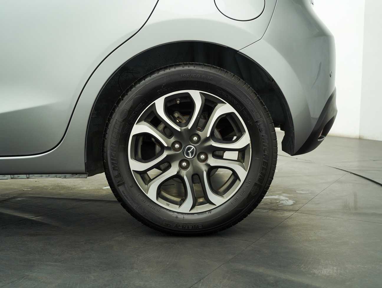 terpakai 2015 Mazda 2 SKYACTIV-G 1.5