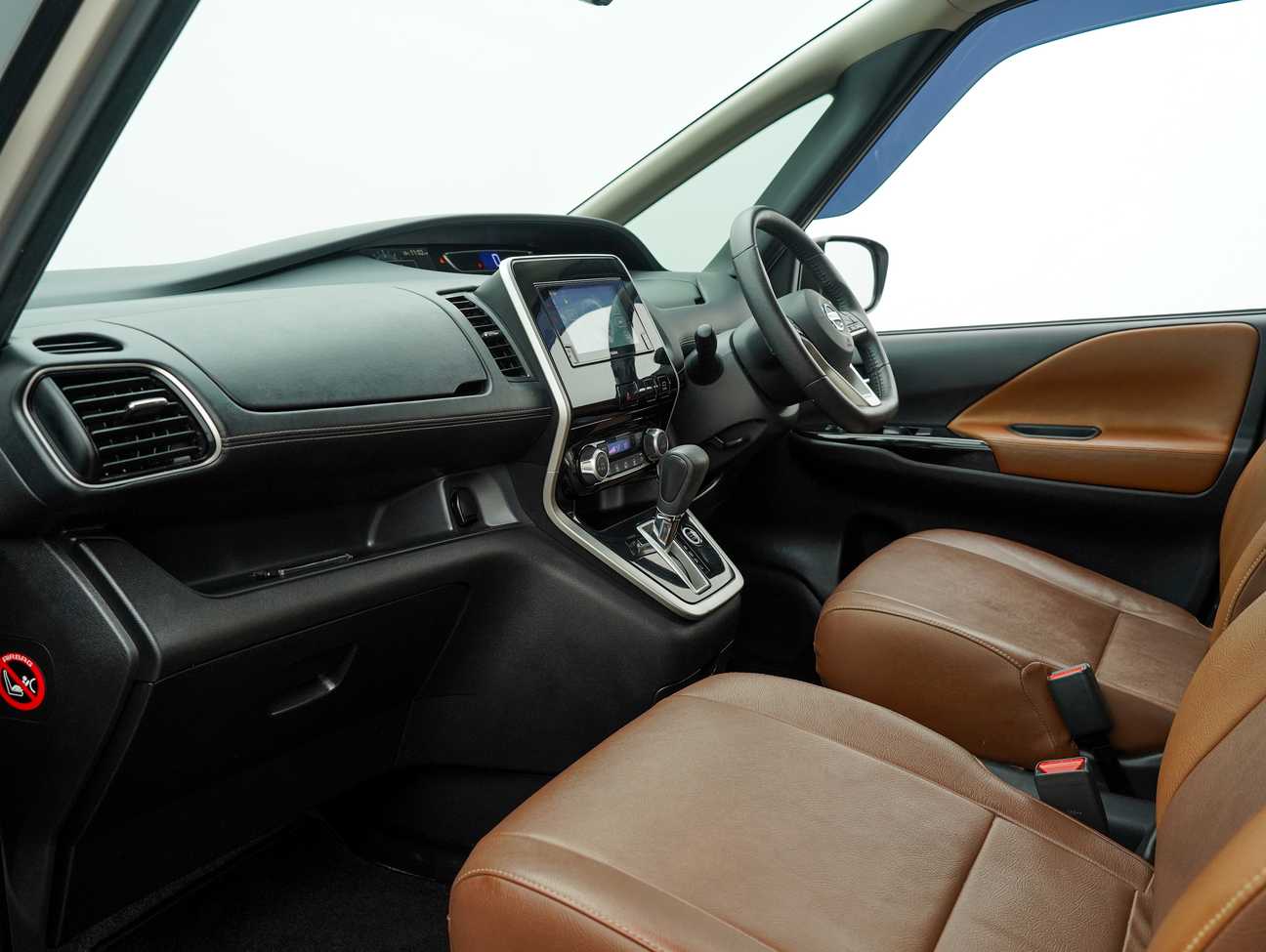 terpakai 2021 Nissan Serena S-Hybrid High-Way Star Two-Tone Color 2.0