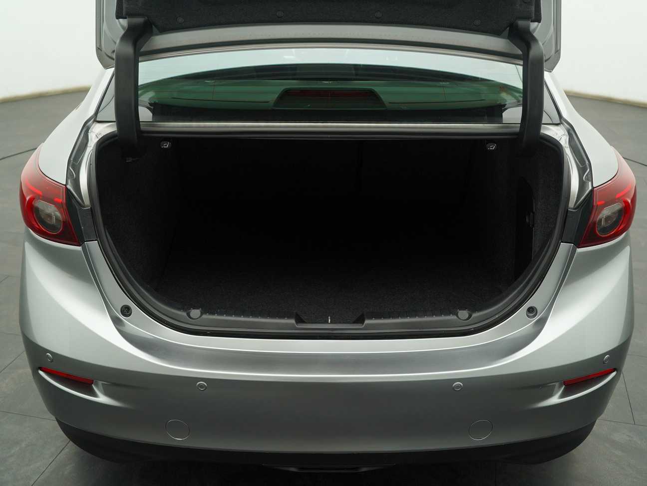 terpakai 2017 Mazda 3 SKYACTIV-G GL 2.0