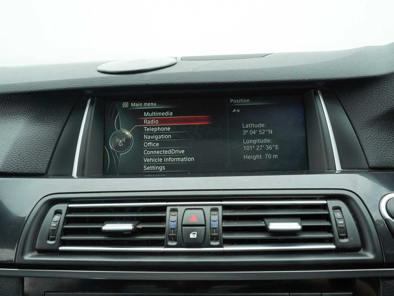 terpakai 2014 BMW 520i  2.0