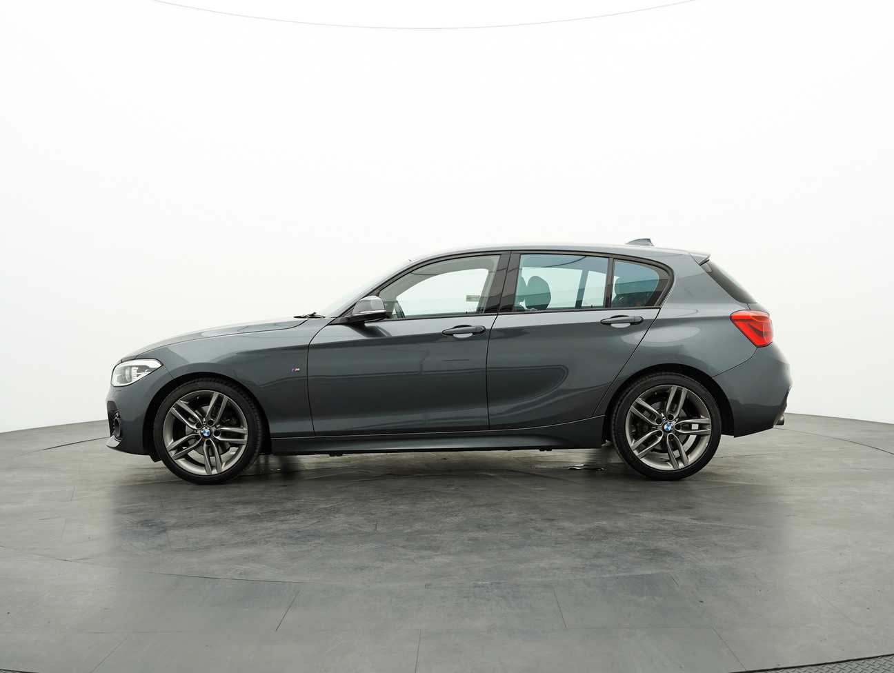 terpakai 2015 BMW 1 20I M SPORT 1.6