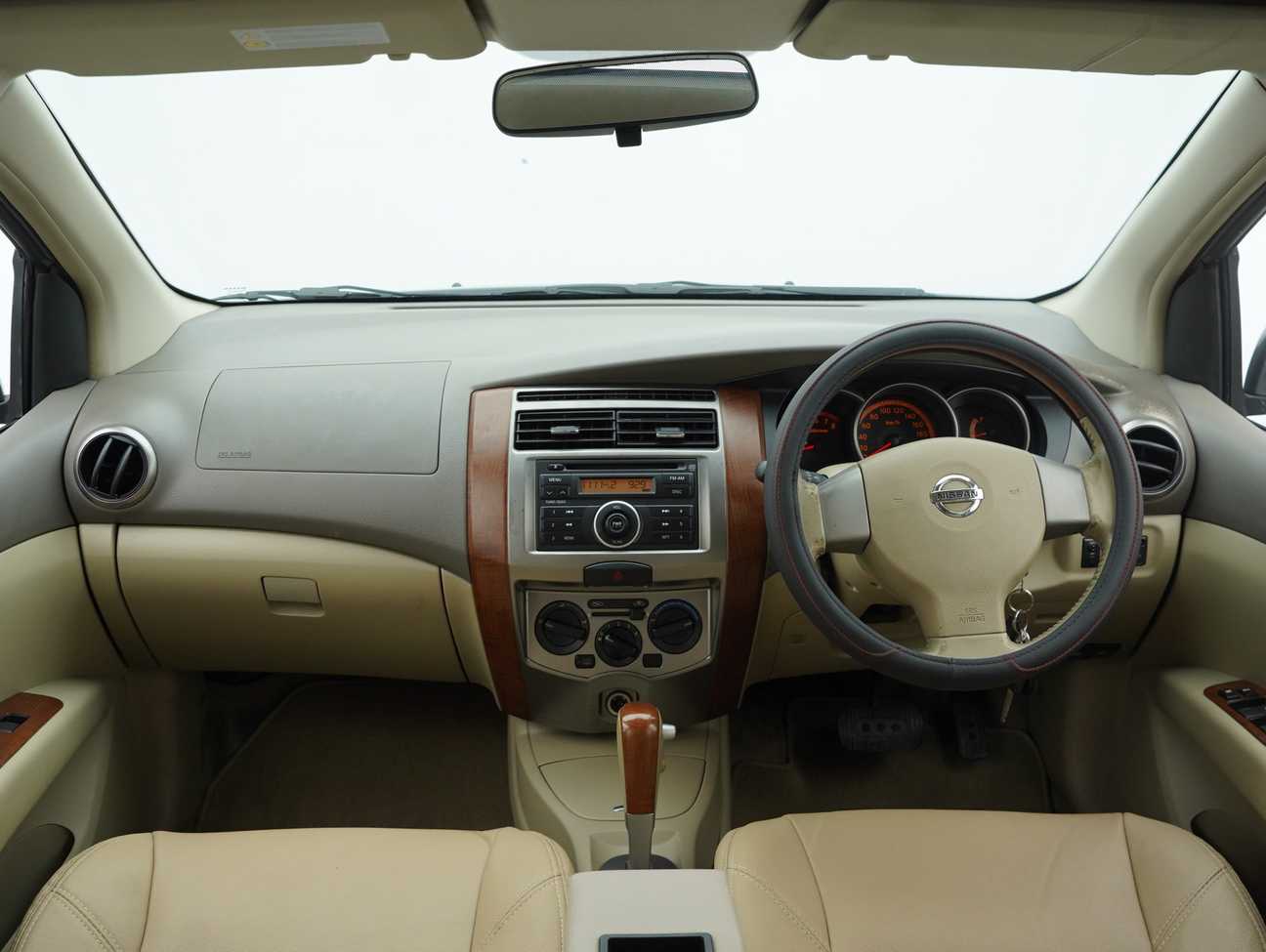 used 2011 Nissan Grand Livina Comfort 1.8