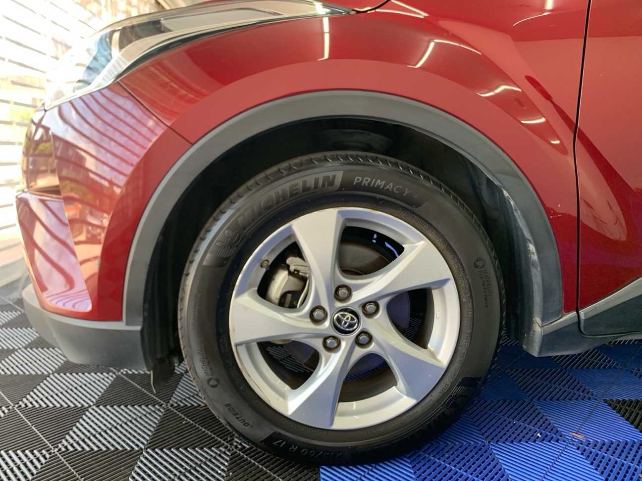 used 2018 Toyota C-HR  1.8