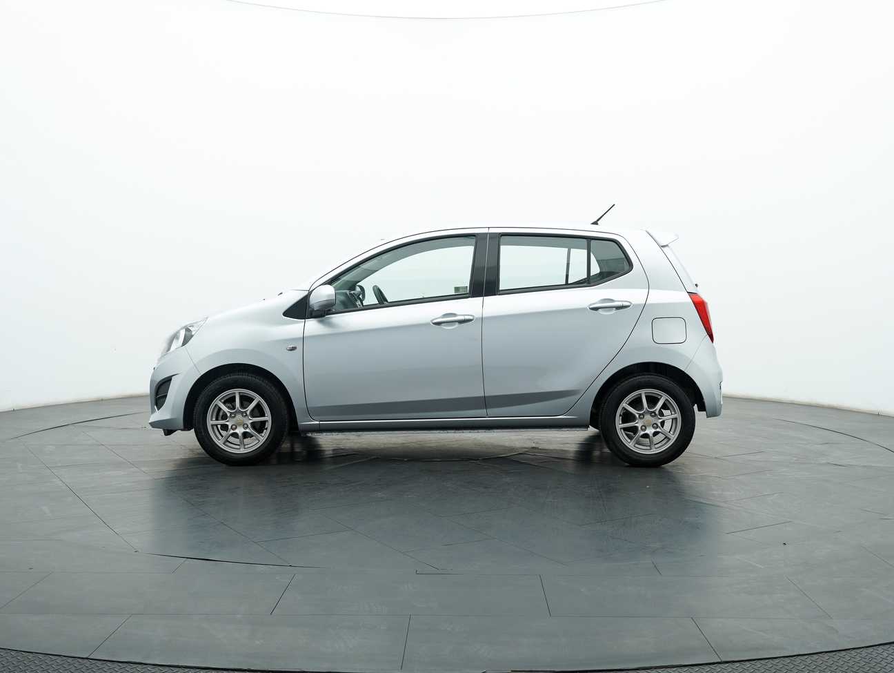 terpakai 2016 Perodua AXIA G 1.0