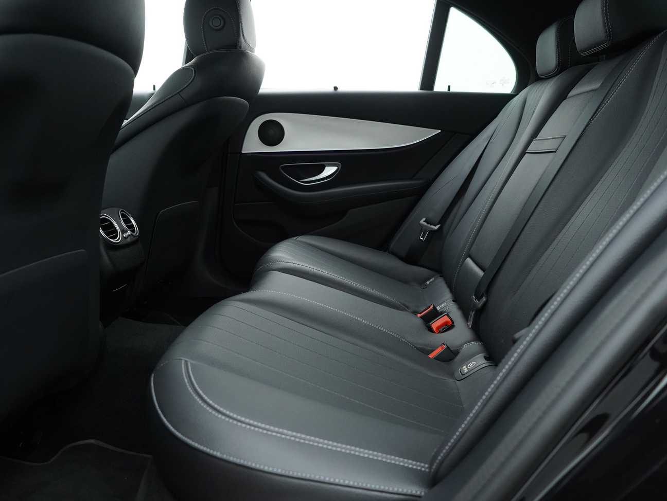 used 2023 Mercedes-Benz E200 Avantgarde 2.0