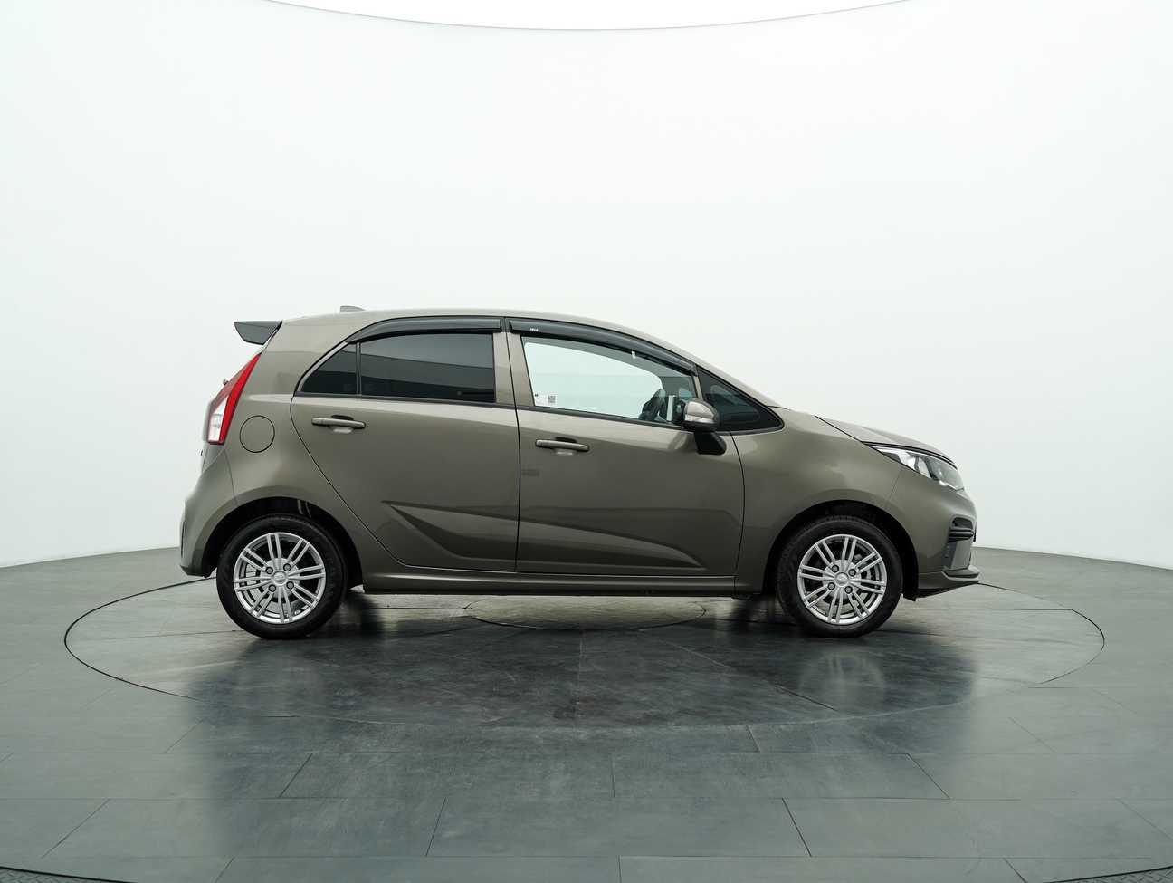 used 2023 Proton Iriz Standard 1.3