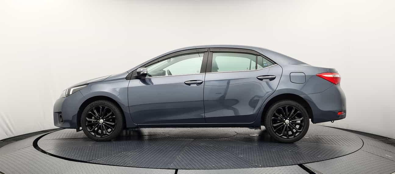 used 2014 Toyota COROLLA ALTIS V 2.0