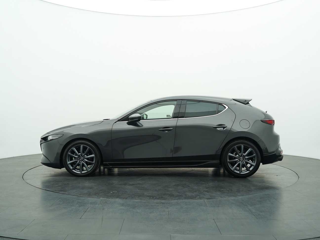 terpakai 2021 Mazda 3 SKYACTIV-G High Plus 2.0