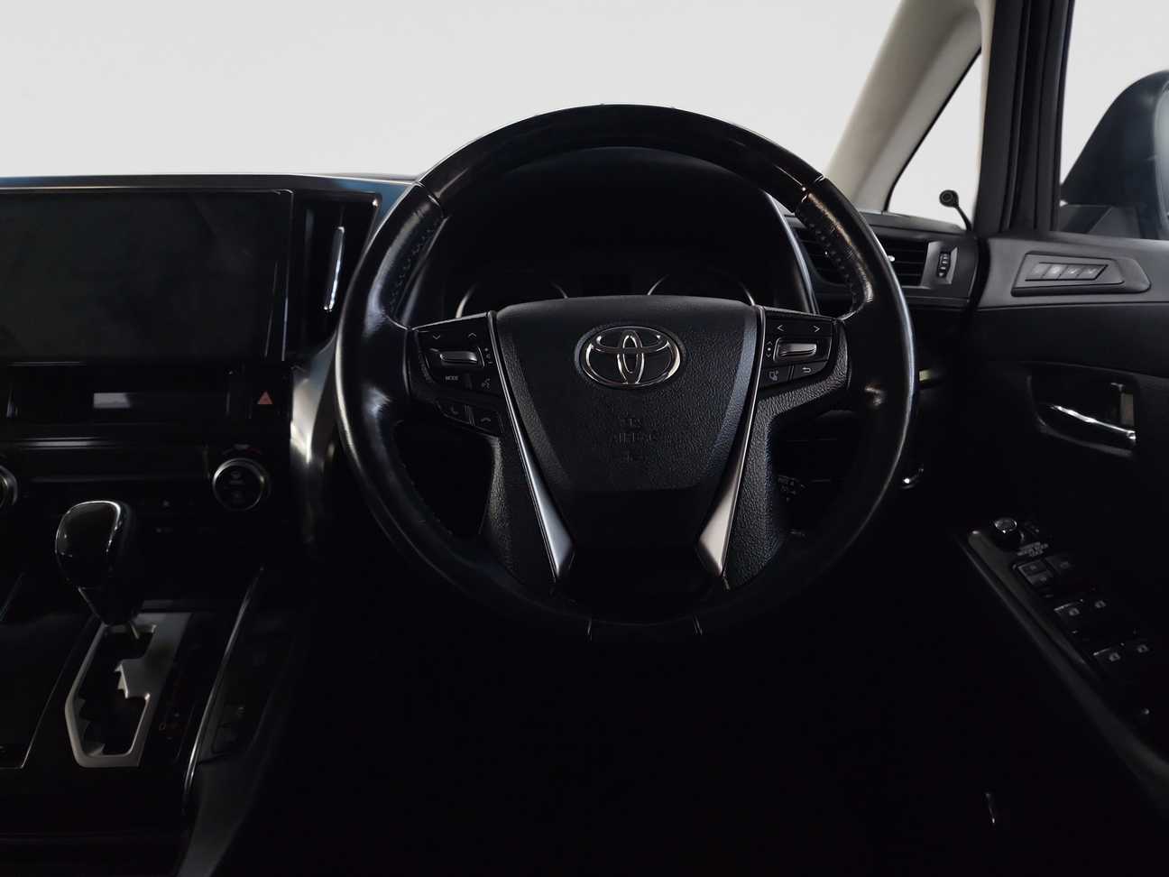 used 2016 Toyota Vellfire ZG 2.5