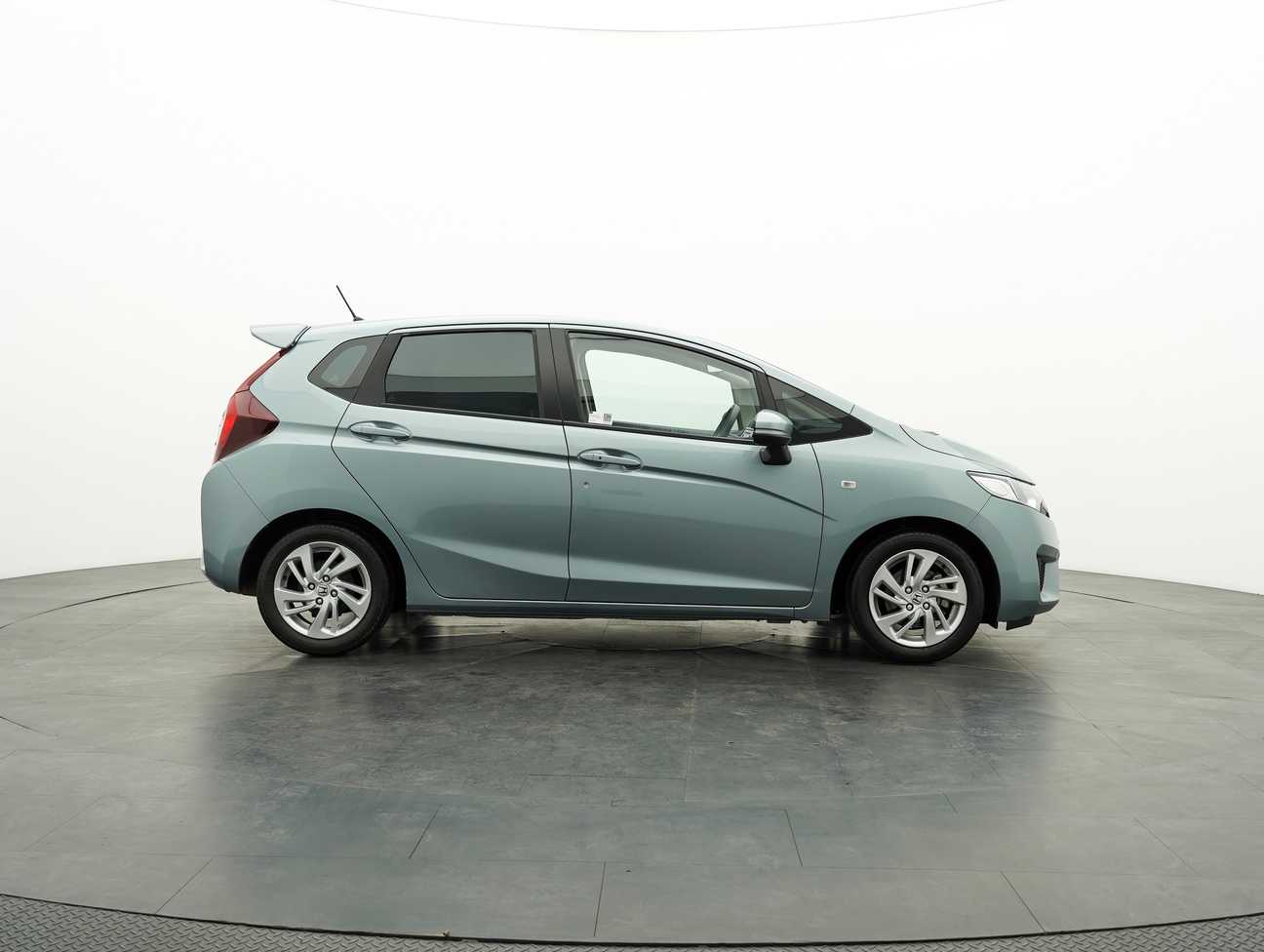 used 2015 Honda Jazz E 1.5