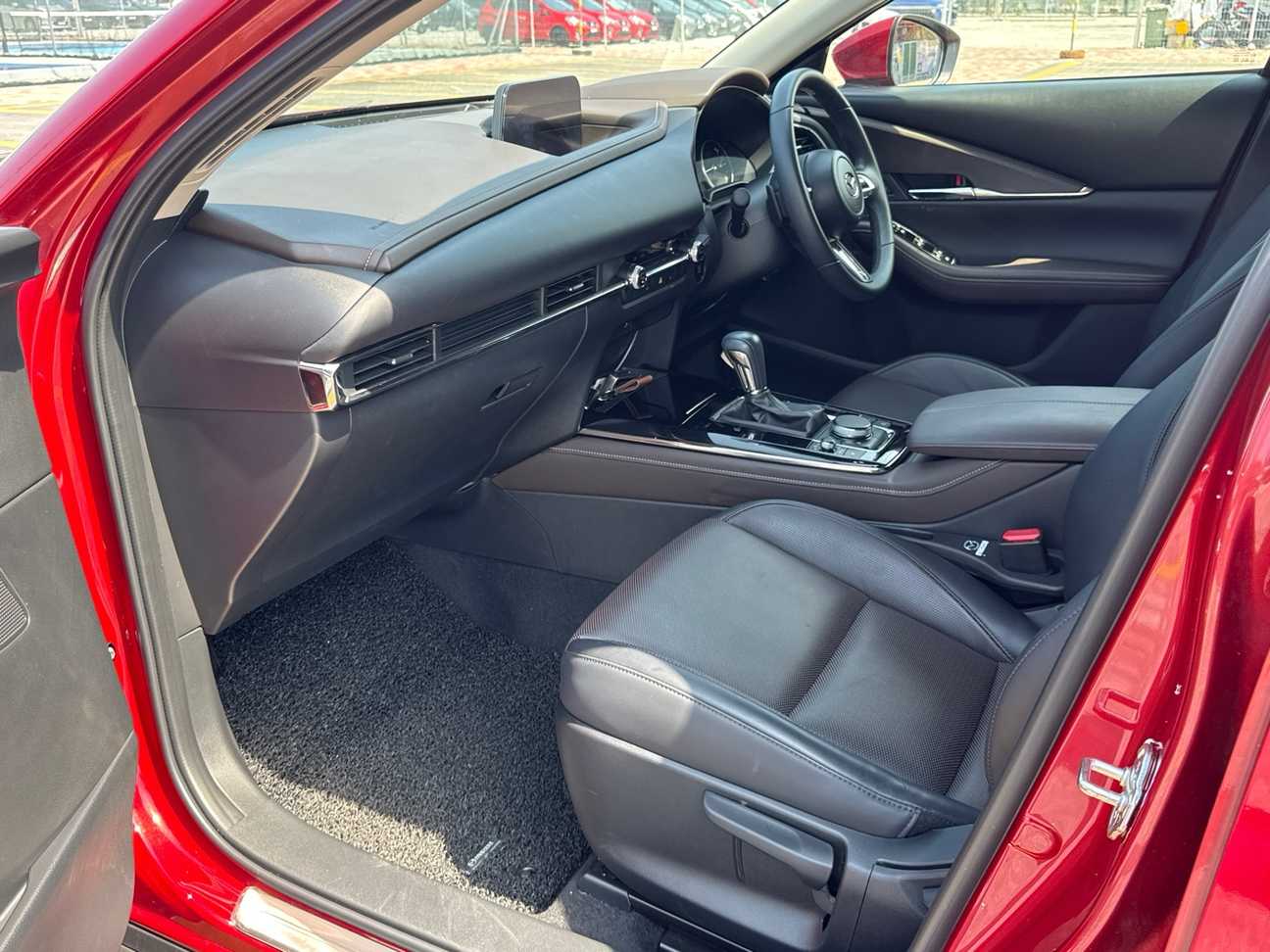 terpakai 2023 Mazda CX-30 SKYACTIV-G High Plus 2.0