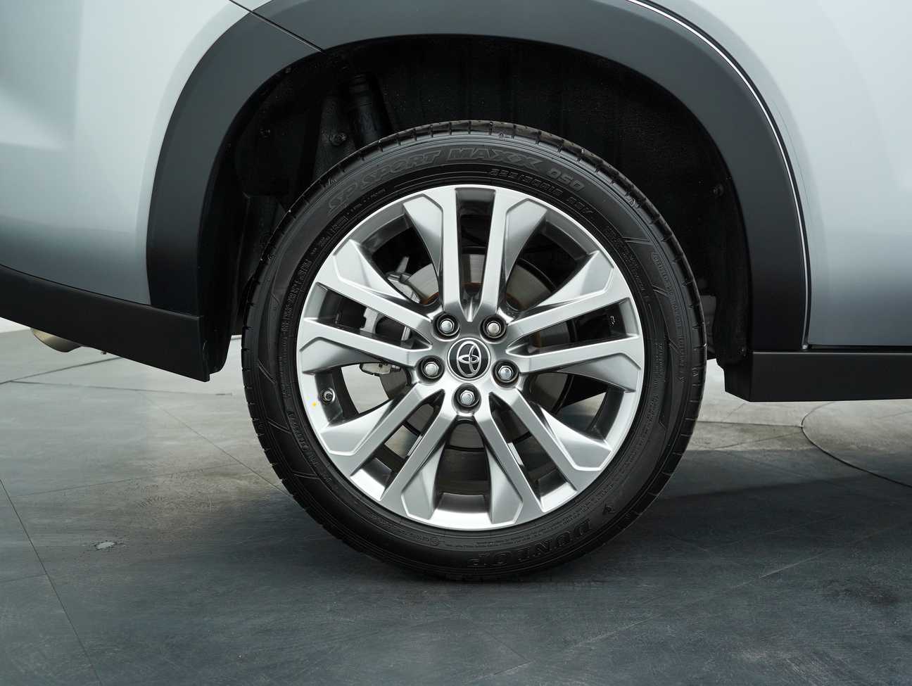 used 2023 Toyota Innova Zenix V 2.0