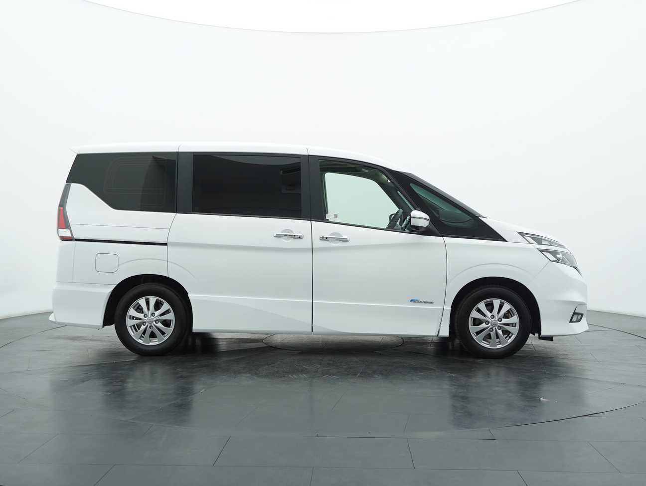 used 2019 Nissan Serena S-Hybrid High-Way Star 2.0