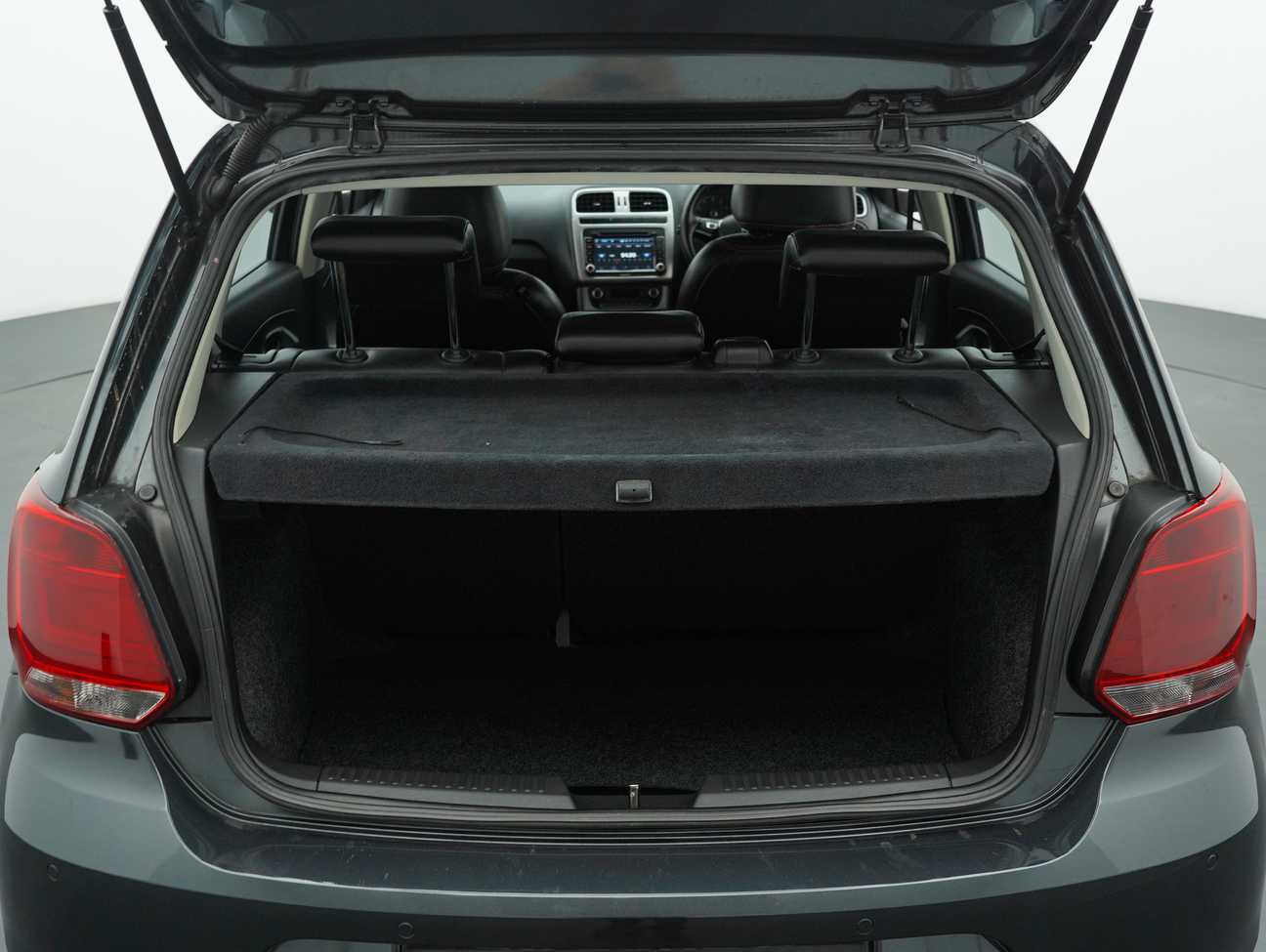 terpakai 2016 Volkswagen POLO HATCHBACK 1.6