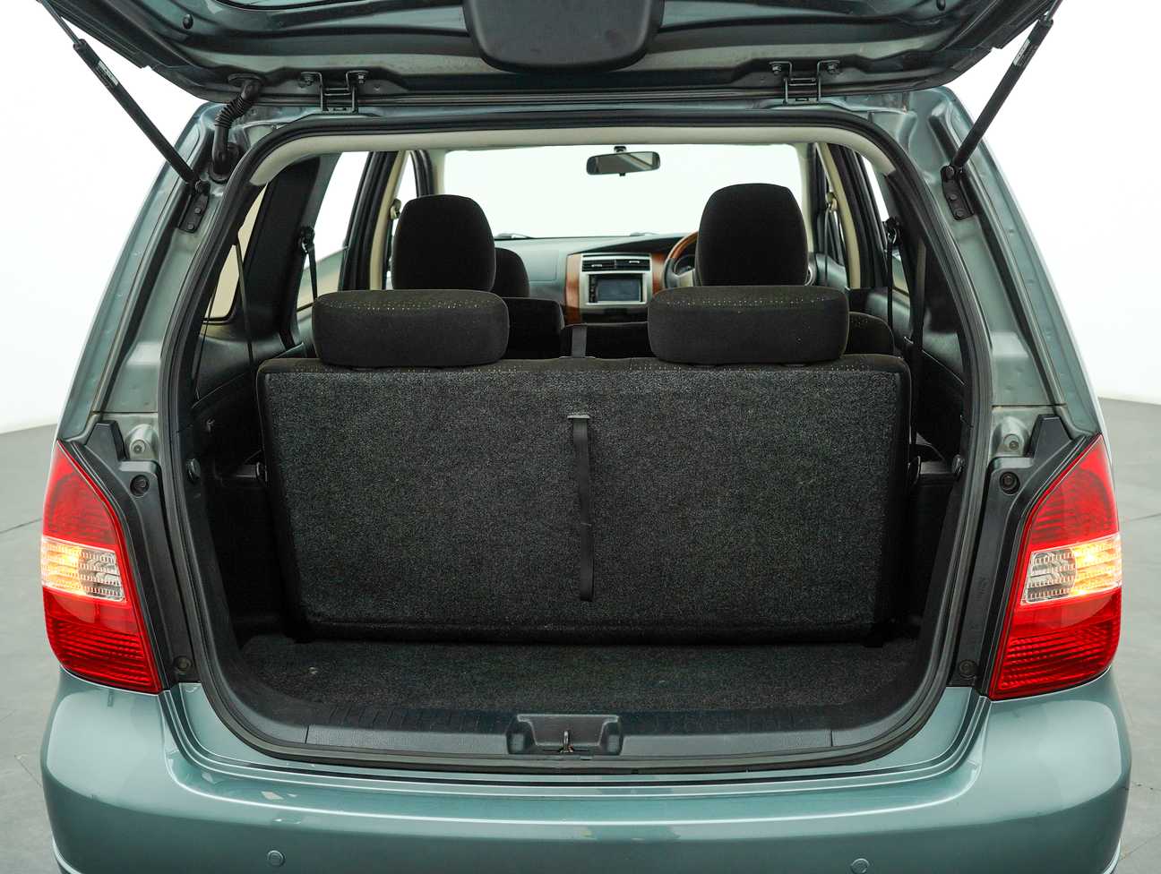 used 2011 Nissan Grand Livina Comfort 1.8