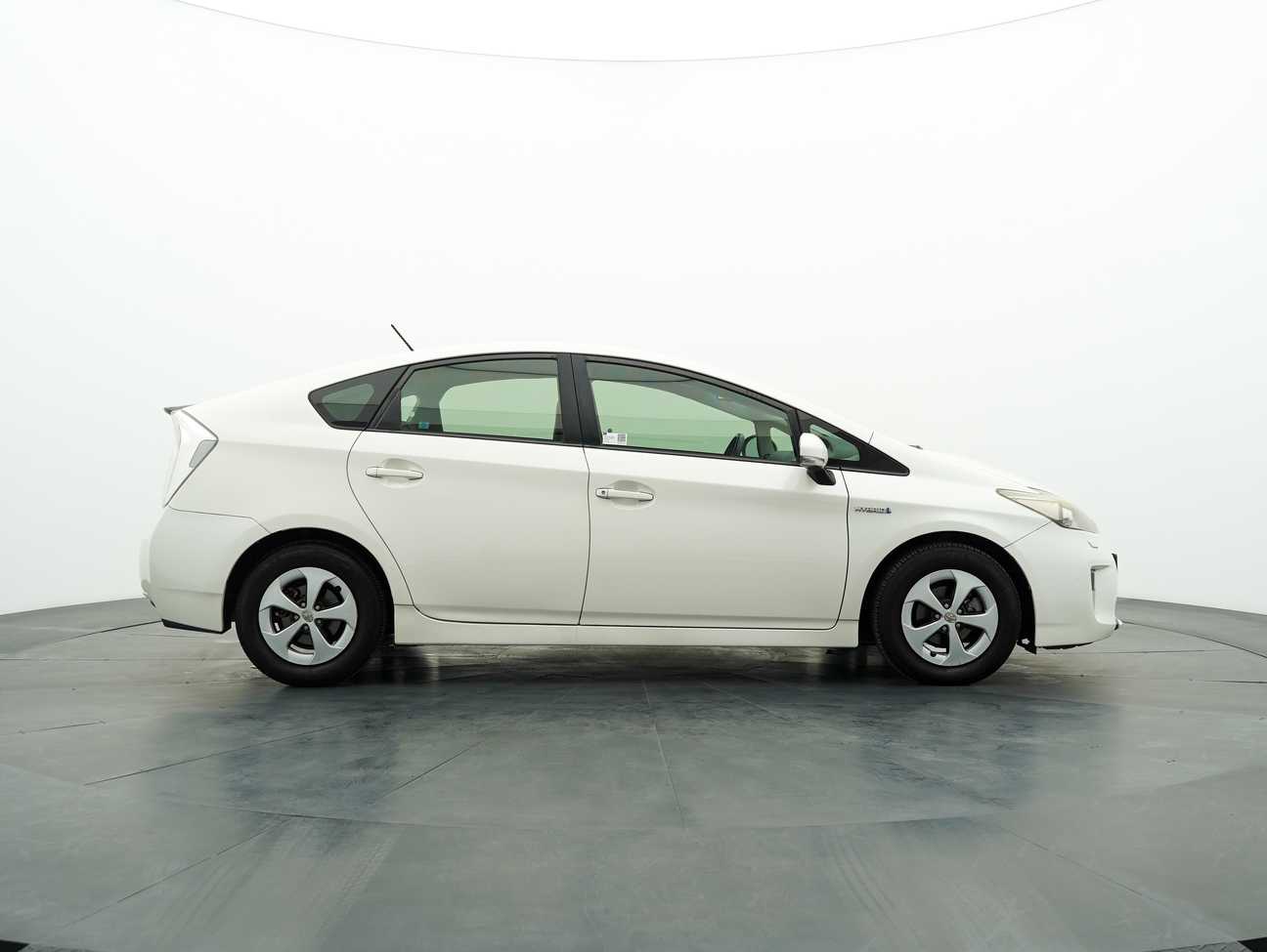 used 2012 Toyota PRIUS LUXURY (HYBRID) 1.8