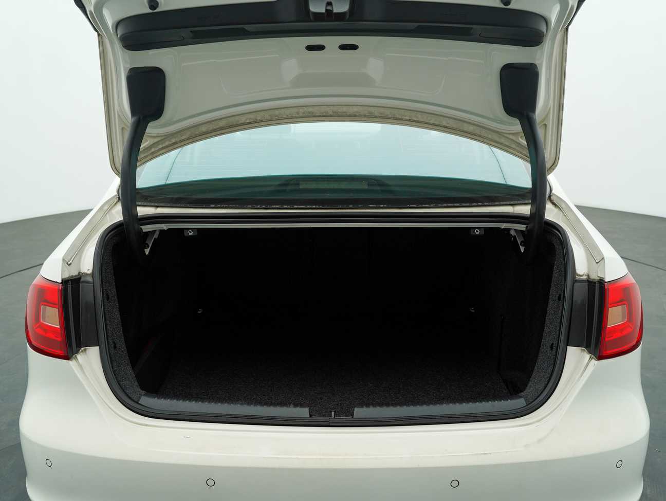 terpakai 2014 Volkswagen Jetta TSI 1.4